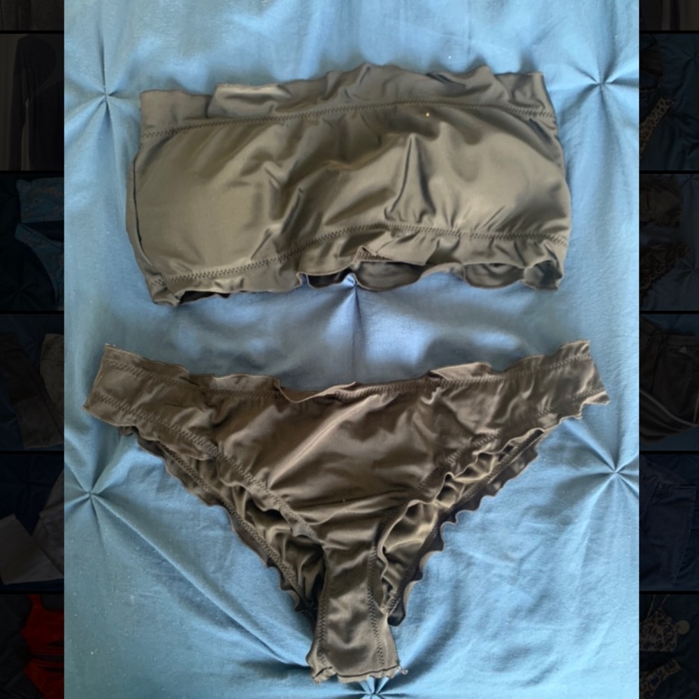 Bandeau ruffle bikini